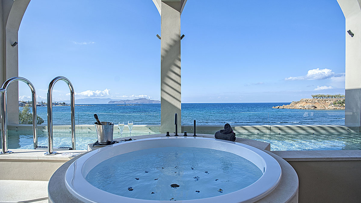 Ultimate Haven Sea Front with Private Pool